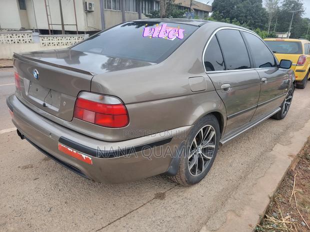 BMW 520i 2000 Green