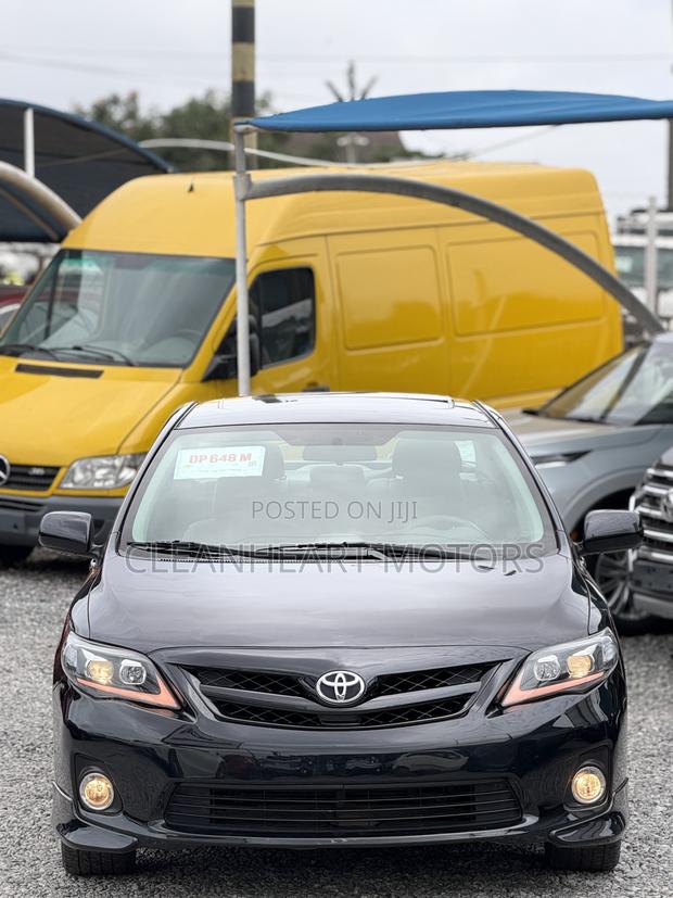 Toyota Corolla S 5-Speed 2013 Black