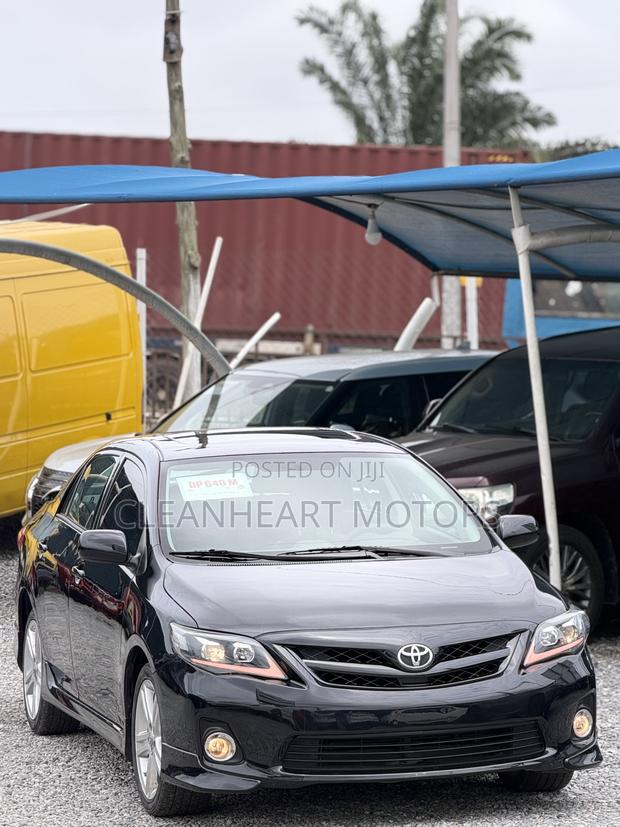 Toyota Corolla S 5-Speed 2013 Black