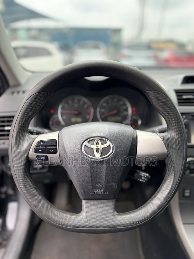 Toyota Corolla S 5-Speed 2013 Black