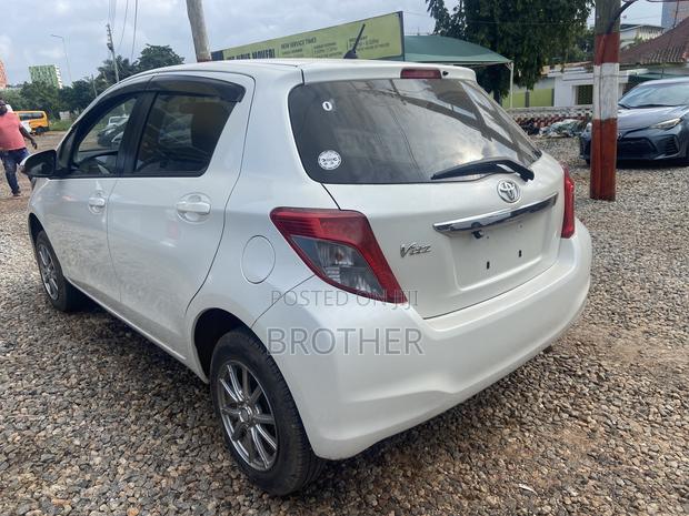 Toyota Vitz 2013 White