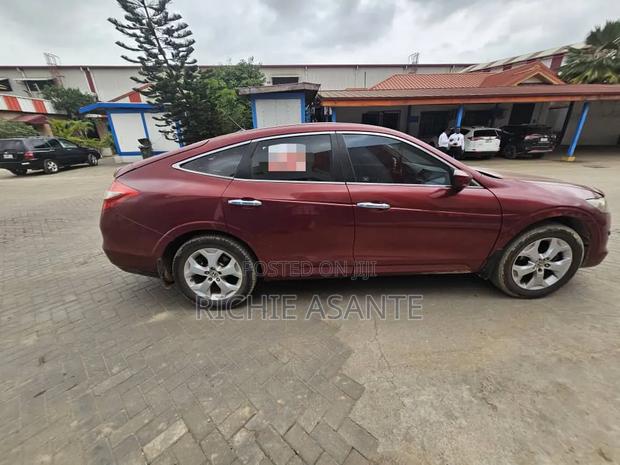 Honda Crosstour 2010 Red