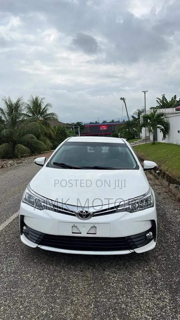 Toyota Corolla Altis 2017 White