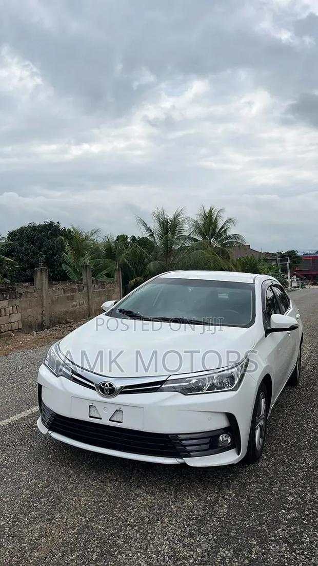 Toyota Corolla Altis 2017 White