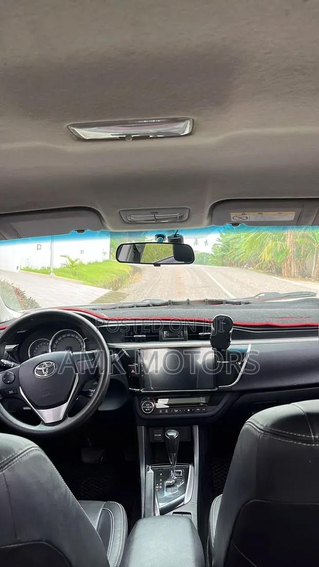 Toyota Corolla Altis 2017 White