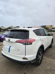 Toyota RAV4 LE AWD (2.5L 4cyl 6A) 2017 White for sale