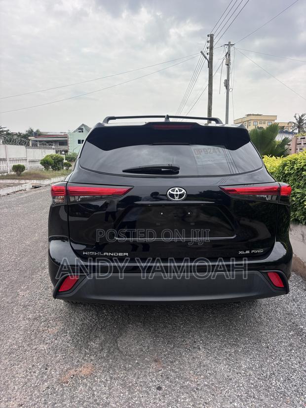 Toyota Highlander 2022 Black