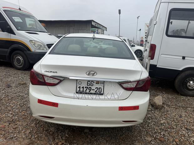 Hyundai Sonata GLS Sedan FWD (2.4L 4cyl 6A) 2013 White