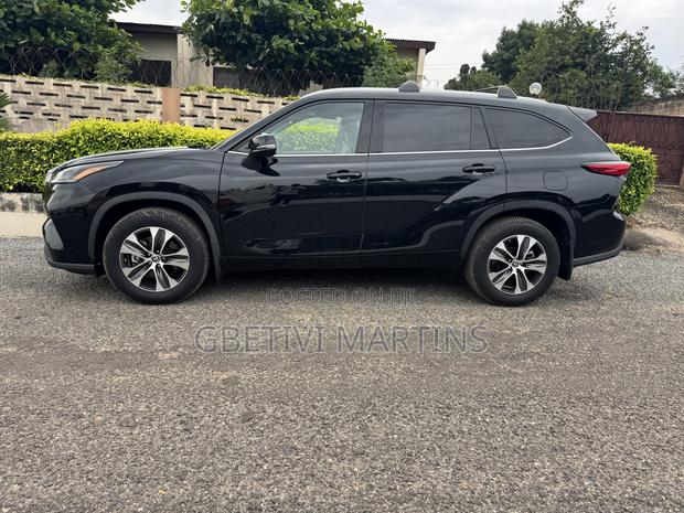 Toyota Highlander 2022 Black