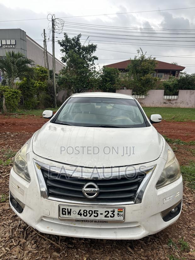 Nissan Altima 2015 White