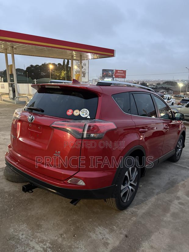 Toyota RAV4 LE AWD (2.5L 4cyl 6A) 2017 Red