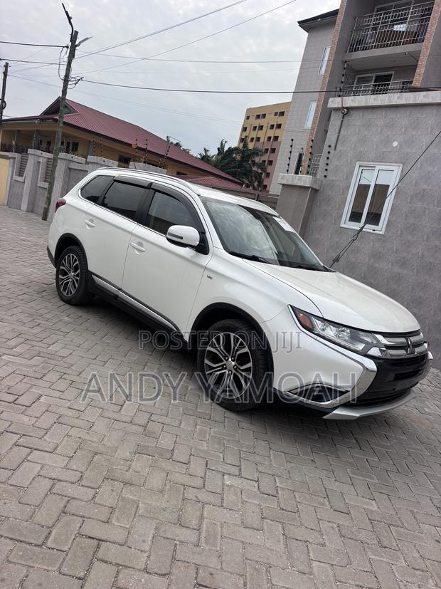 Mitsubishi Outlander 2016 White