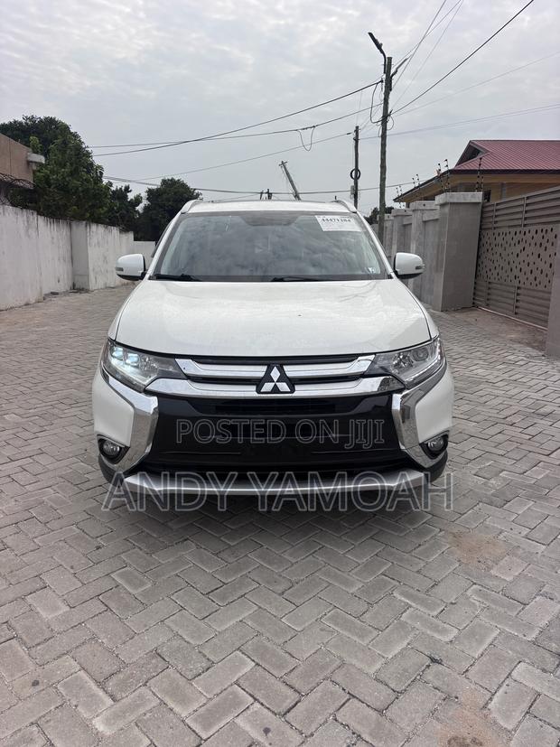 Mitsubishi Outlander 2016 White