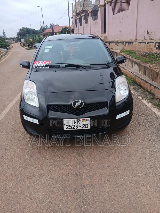 Toyota Vitz 1.0 FWD 3dr 2010 Black