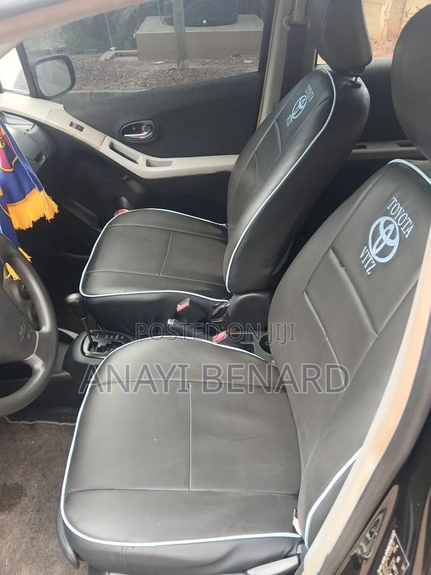 Toyota Vitz 1.0 FWD 3dr 2010 Black