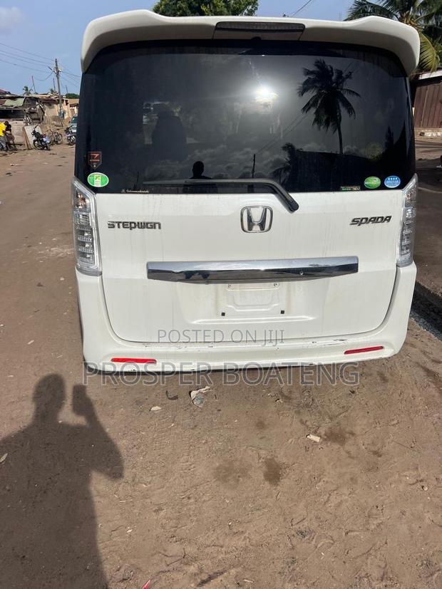 Honda Stepwgn 2013 White
