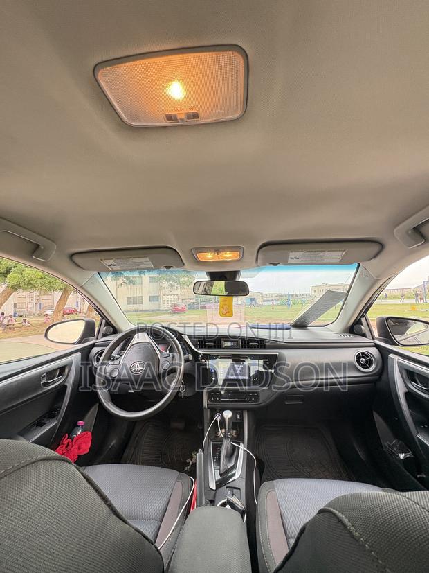 Toyota Corolla LE (1.8L 4cyl 2A) 2018 Black