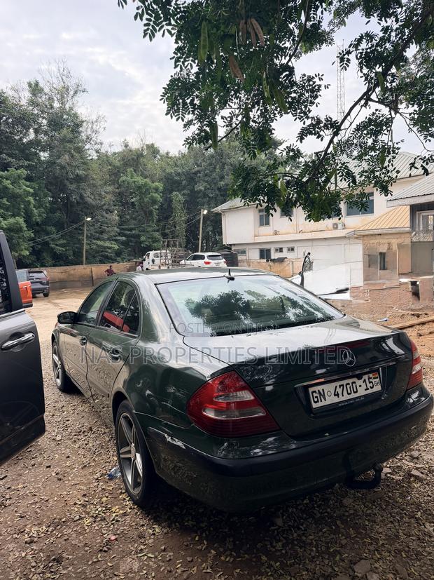 Mercedes-Benz E200 2007 Green