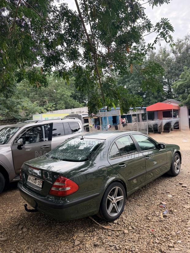 Mercedes-Benz E200 2007 Green