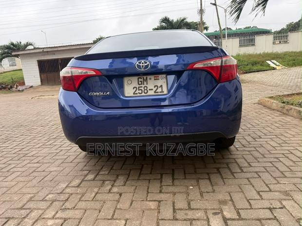 Toyota Corolla 2016 Blue