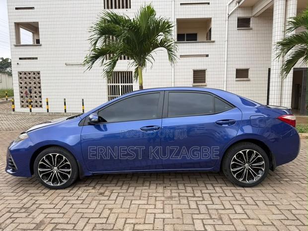Toyota Corolla 2016 Blue