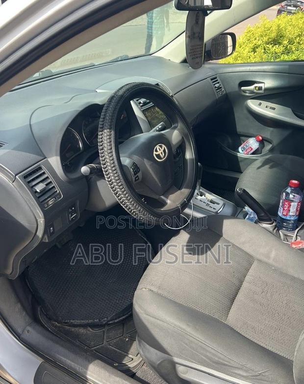 Toyota Corolla 2012 Silver