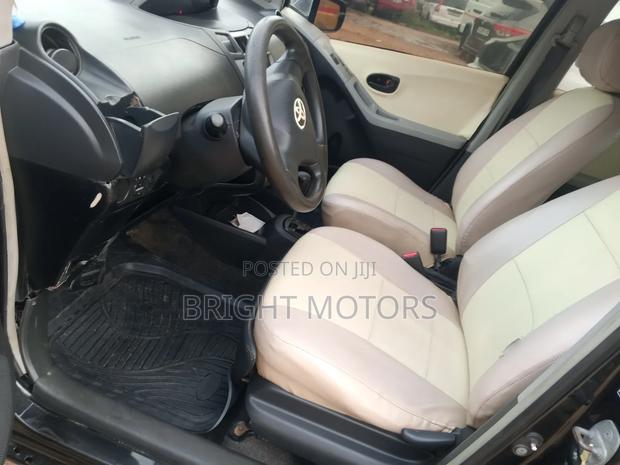 Toyota Vitz 2010 Black
