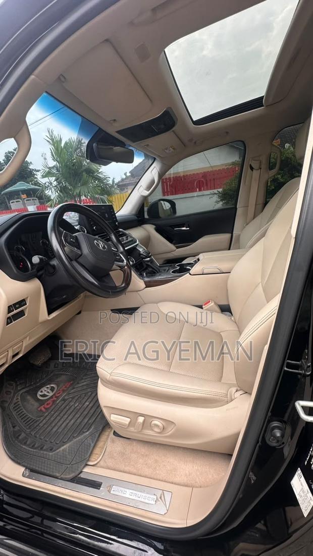 Toyota Land Cruiser 2022 Black