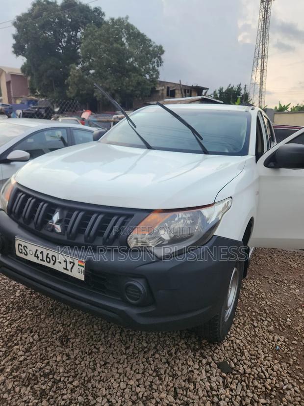 Mitsubishi L200 2017 White