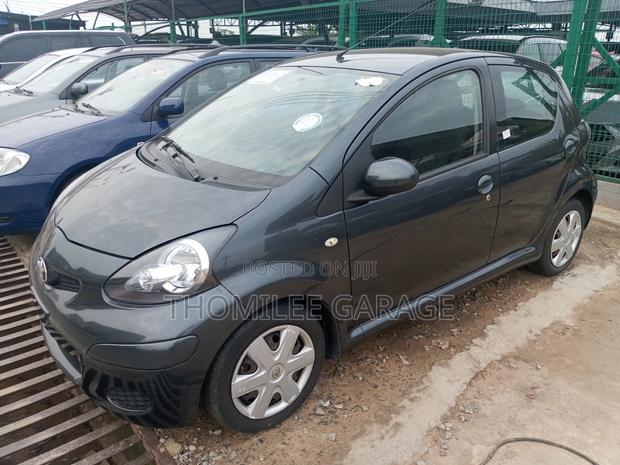 Toyota Aygo 2010 Gray