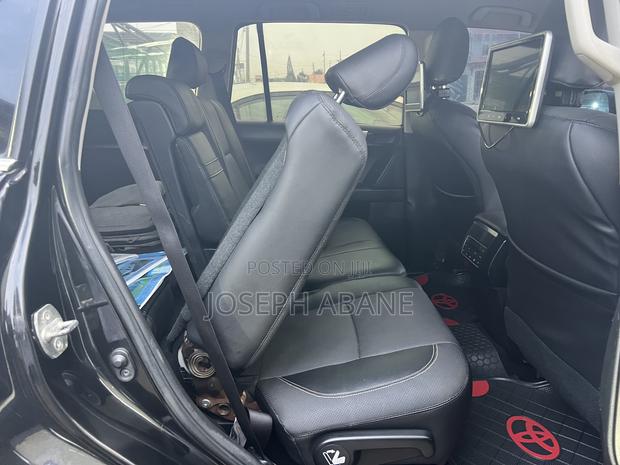 Toyota Land Cruiser Prado 2016 Black