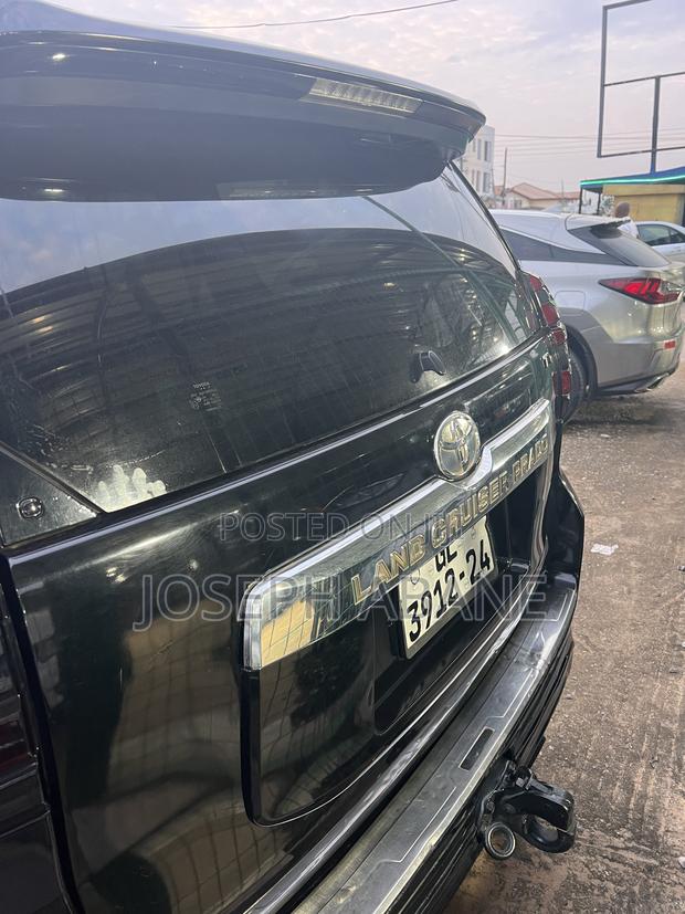Toyota Land Cruiser Prado 2016 Black