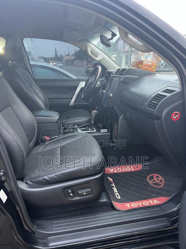 Toyota Land Cruiser Prado 2016 Black