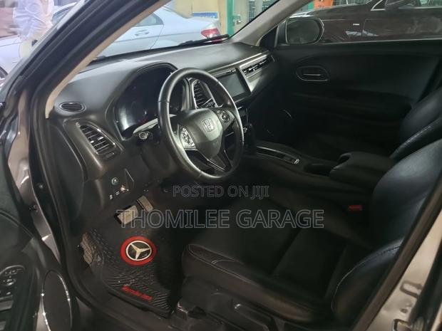 Honda HR-V 4dr SUV (1.5L 4cyl CVT) 2016 Gray