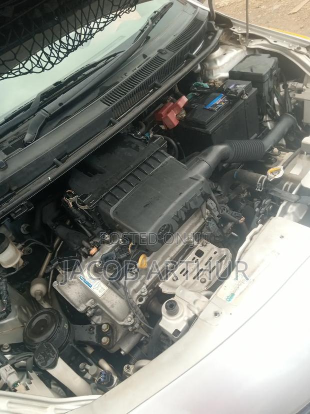 Toyota Belta 2012 Silver