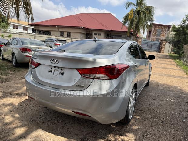 Hyundai Elantra 2013 Silver