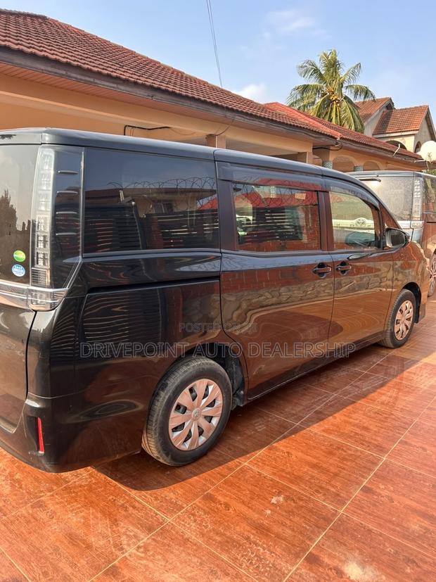 Toyota Voxy 2015 Black