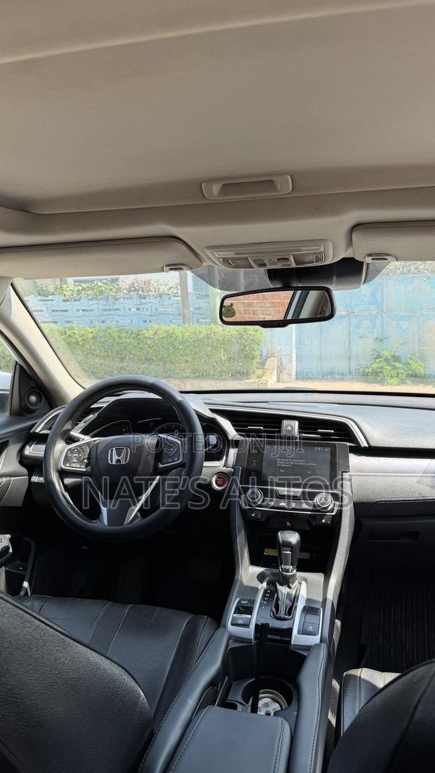 Honda Civic Touring Sedan 2018 Silver