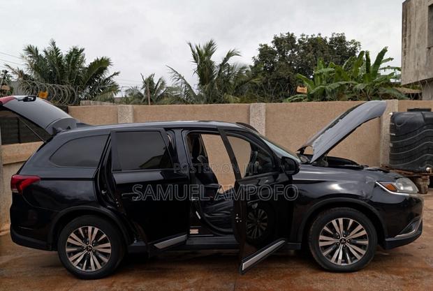Mitsubishi Outlander SE FWD 2019 Black