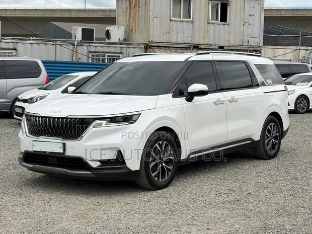 Kia Carnival 2023 White