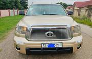 Toyota Tundra 2010 Gold for sale