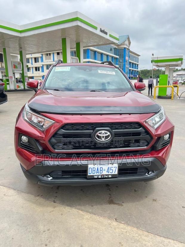Toyota RAV4 LE AWD 2019 Red