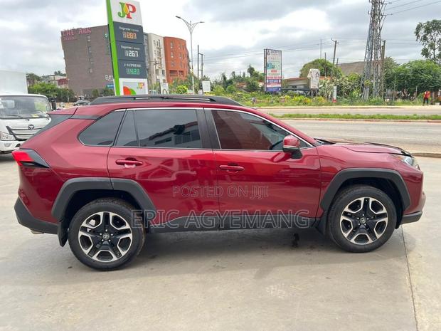 Toyota RAV4 LE AWD 2019 Red