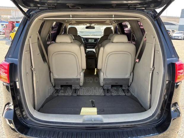Kia Carnival 2017 Black
