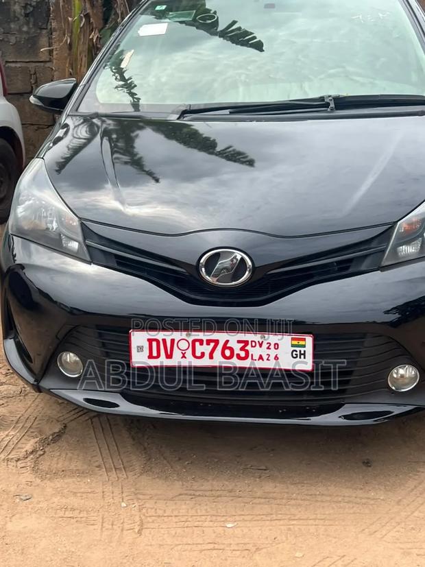 Toyota Vitz 2015 Black