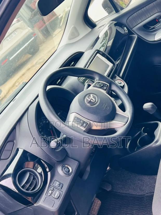 Toyota Vitz 2015 Black