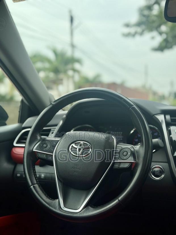Toyota Camry XSE (2.5L 4cyl 8A) 2019 White