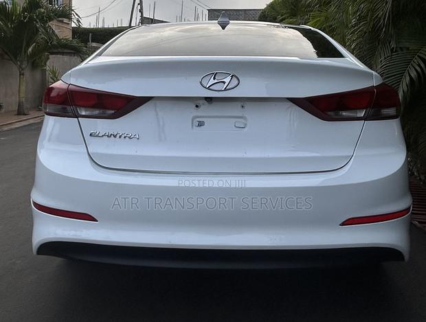 Hyundai Elantra ECO Sedan FWD (1.4L 4cyl 7A) 2017 White