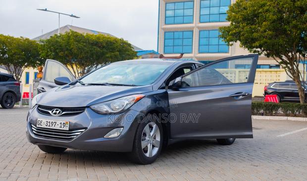 Hyundai Elantra SE 4dr Sedan (1.8L 4cyl 6A) 2014 Gray