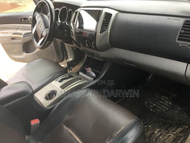 Toyota Tacoma 2012 Silver